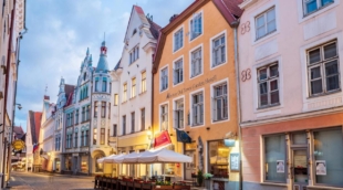 Meriton Old Town Garden Hotel 