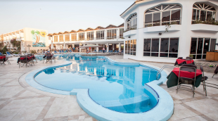 MinaMark Beach Resort baseinas 4371