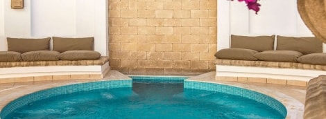 Mitsis Petit Palais Beach Hotel baseinas