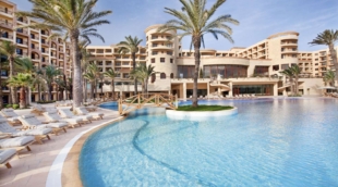 Movenpick Resort & Marine Spa, baseinas 2