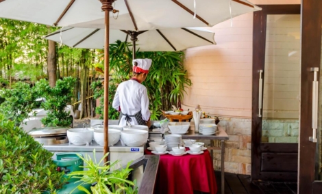 Nipa Resort restoranas   sefas