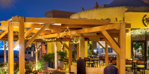Novotel Bahrain Al Dana Resort, restoranas