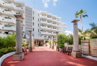 Ola Apartments įėjimas 266