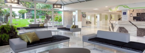 Parque Vacacional Eden lobby