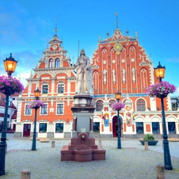 ryga juodagalviu namai ir rotuse