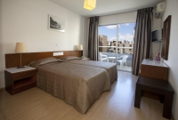petrou hotel kipras miegamasis 7455