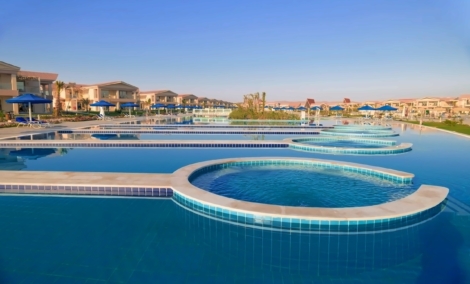 Pickalbatros Sea World Resort baseinai