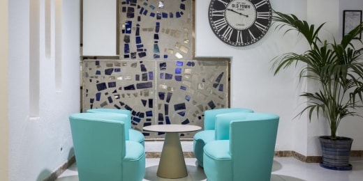 pinero tal lobby 16052