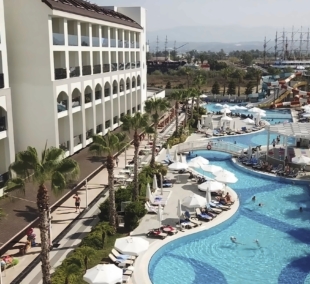 Port River Hotel & Spa