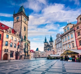 praha aikste pastatai laikrodis 17022