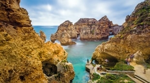 Praia da Marinha vaizdas portugalija papludimys