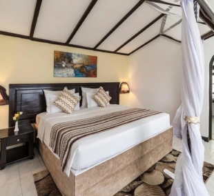 PrideInn Flamingo Beach Resort & Spa  4