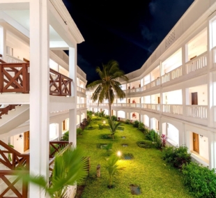 Hotel PrideInn Paradise Beach Resort 