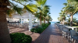 Q Premium Resort lauko restoranas