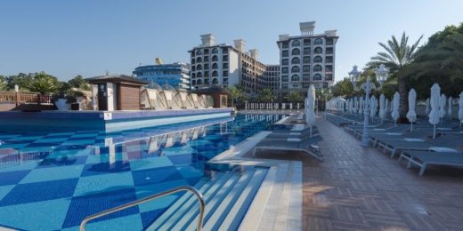 QUATTRO BEACH SPA & RESORT, baseinas