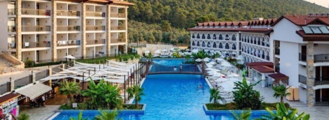 Ramada Resort By Wyndham Akbuk, baseinas