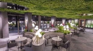 Rubi Platinum Sign lounge