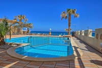 Seafront baseinas
