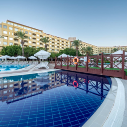 Selectum Family Resort Side, tiltelis