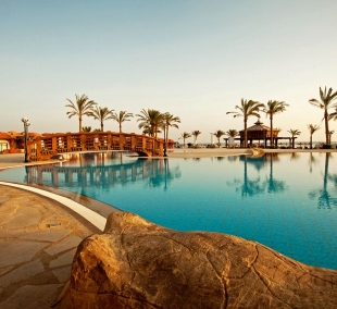 sentido oriental beach resort baseinai 7273