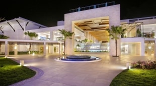 Serenade Punta Cana Beach & Spa Resort įėjimas