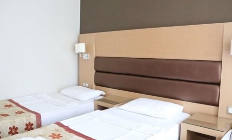 sesin hotel numeryje 10038