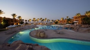 Stella Di Mare Beach Hotel & Spa viesbutis vakare