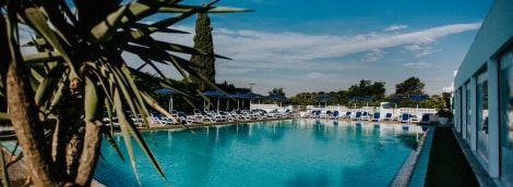 Sveltos hotel baseinas
