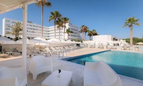 Tasia Maris Beach Hotel baseinas