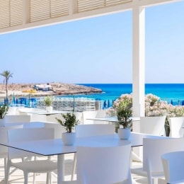 Tasia Maris Beach Hotel terasa