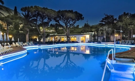 Terme Park Imperial baseinas naktis