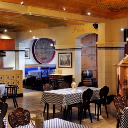 The Bristol Hotel Dubai restoranas
