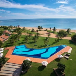 The Calm Resort & Spa, baseinas