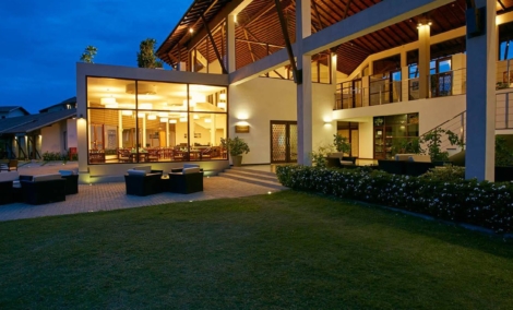 The Calm Resort & Spa, viešbutis