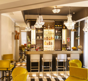 The Cross Hotel, baras