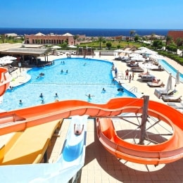 The Three Corners Happy Life Beach Resort kalneliai