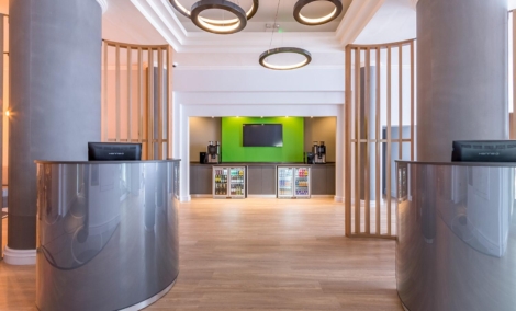 Thistle Express Luton reception