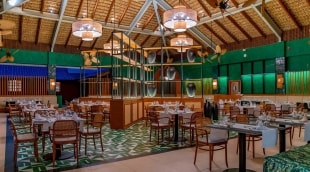 Tropical Deluxe Princess, restoranai