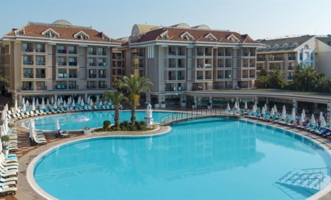 Hotel Turan Prince baseinas