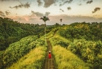 ubudas moteris