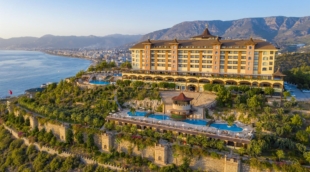 Utopia World Hotel