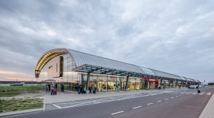 modlino oro uostas varsuva