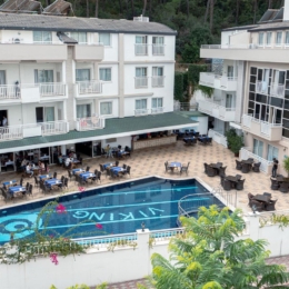 Viking Express Hotel, baseinas