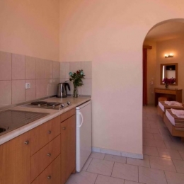 Villa george studios virtuve 6291