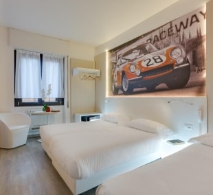 viva hotel milano kambaryje 8284