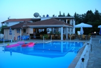 yannis4