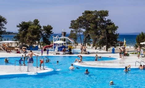 Zaton Holiday Resort baseinas
