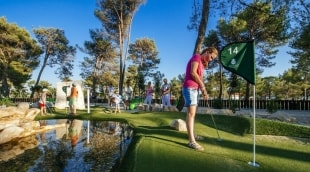 zaton holiday resort golfas