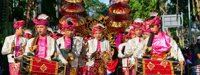 Naujieji metai. Singapūras  – Balis